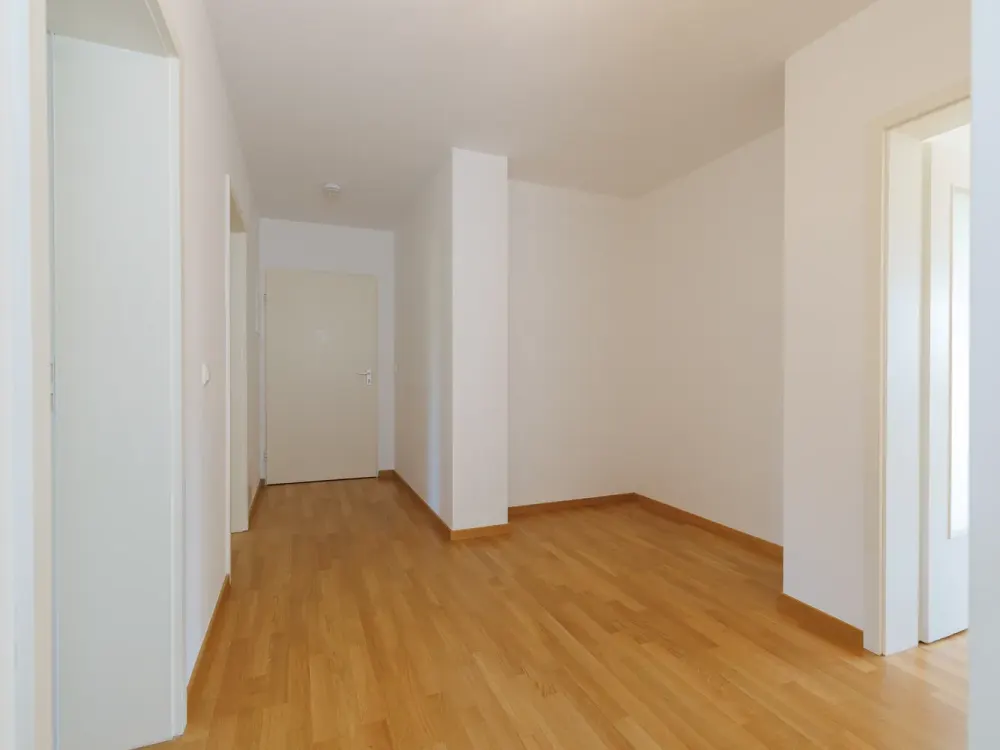 Lebendig wohnen in Bogenhausen: 3-Zimmer-Wohnung mit Balkon