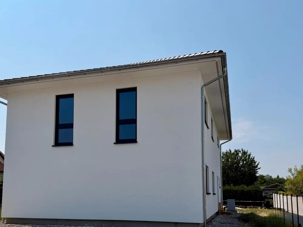Neubau, ab Dez.26, 4- Raumwohnung mit Balkon und Gartennutzung