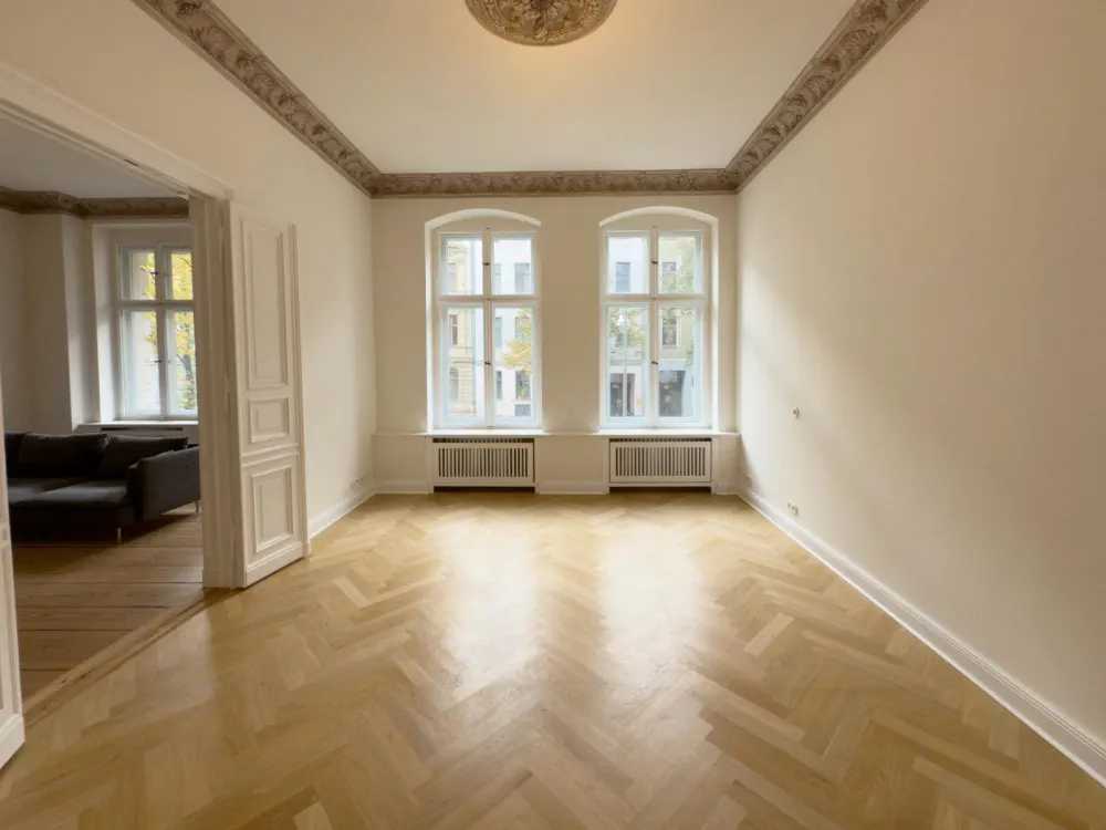 2-Zimmer-Altbauwohnung mit ca. 90 m² im Riehmers Hofgarten