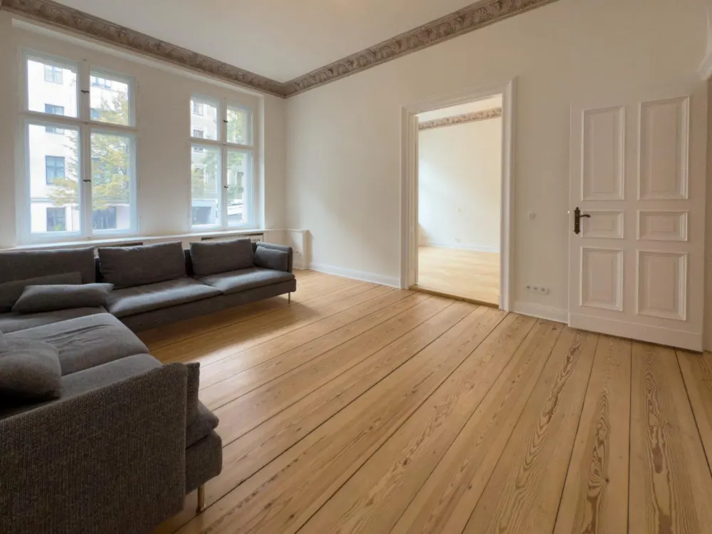 2-Zimmer-Altbauwohnung mit ca. 90 m² im Riehmers Hofgarten