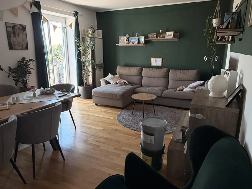 Wohnkomfort für die ganze Familie - Stilvolle 5-Raum-Wohnung mit Balkon, Aufzug & Blick ins Grüne