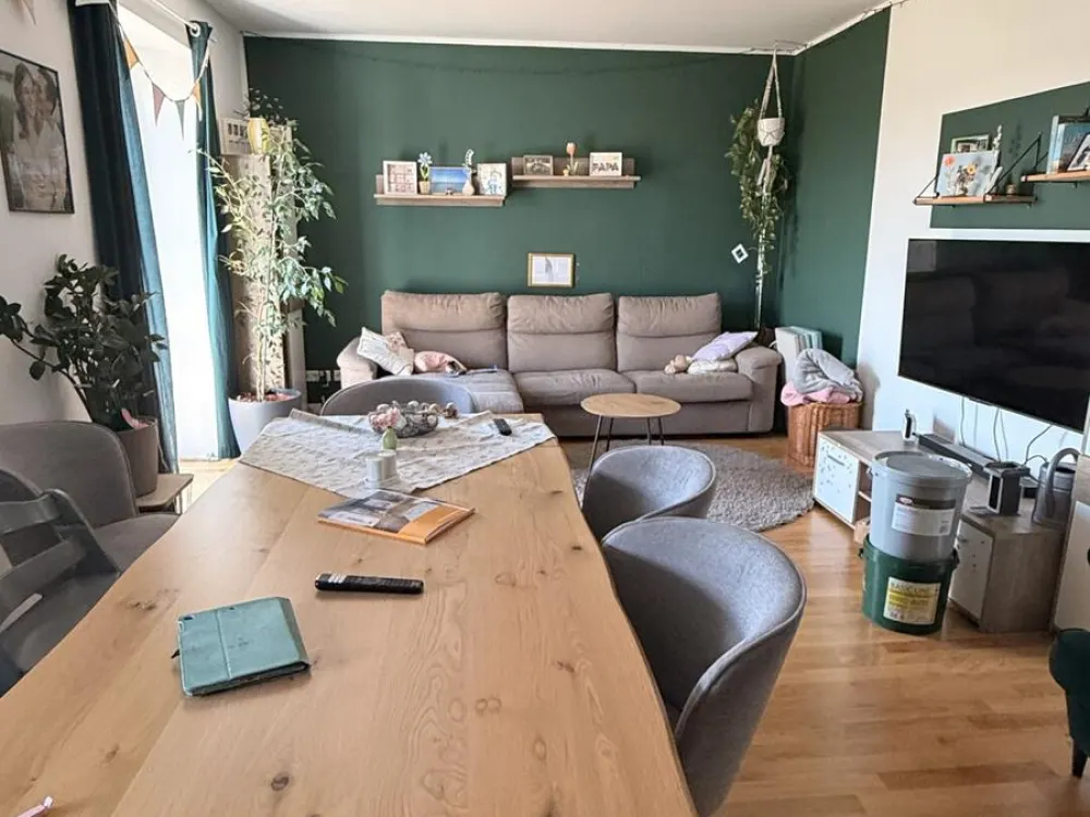 Wohnkomfort für die ganze Familie - Stilvolle 5-Raum-Wohnung mit Balkon, Aufzug & Blick ins Grüne