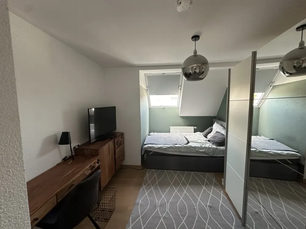 Traumhafte Teilmöblierte Dachgeschoss-Wohnung im Begehrten Stuttgarter Westen