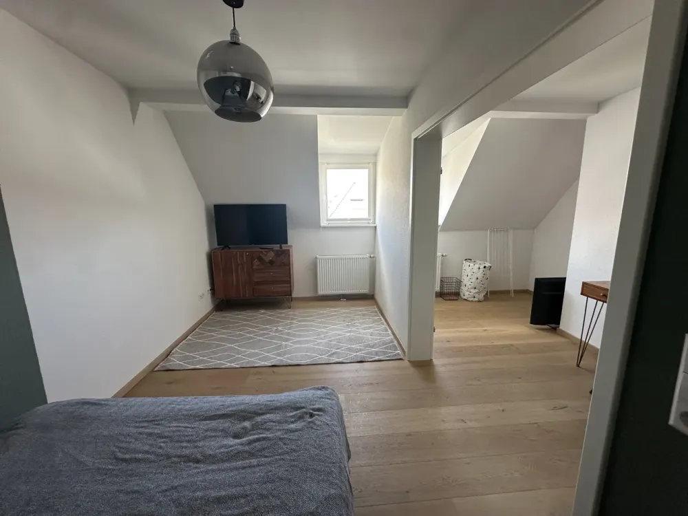 Traumhafte Teilmöblierte Dachgeschoss-Wohnung im Begehrten Stuttgarter Westen