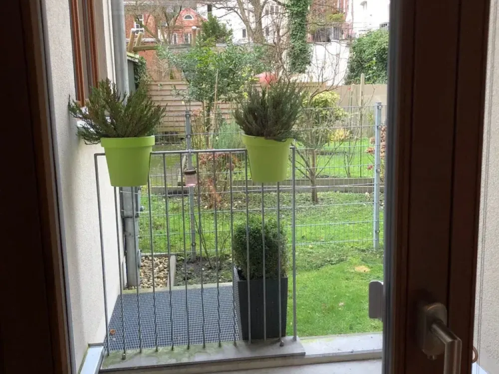 Best Location. Private Garden! 100 m to the Outer Alster. 8 Min. Walk to Central Station. Unfurnished/Furnished.