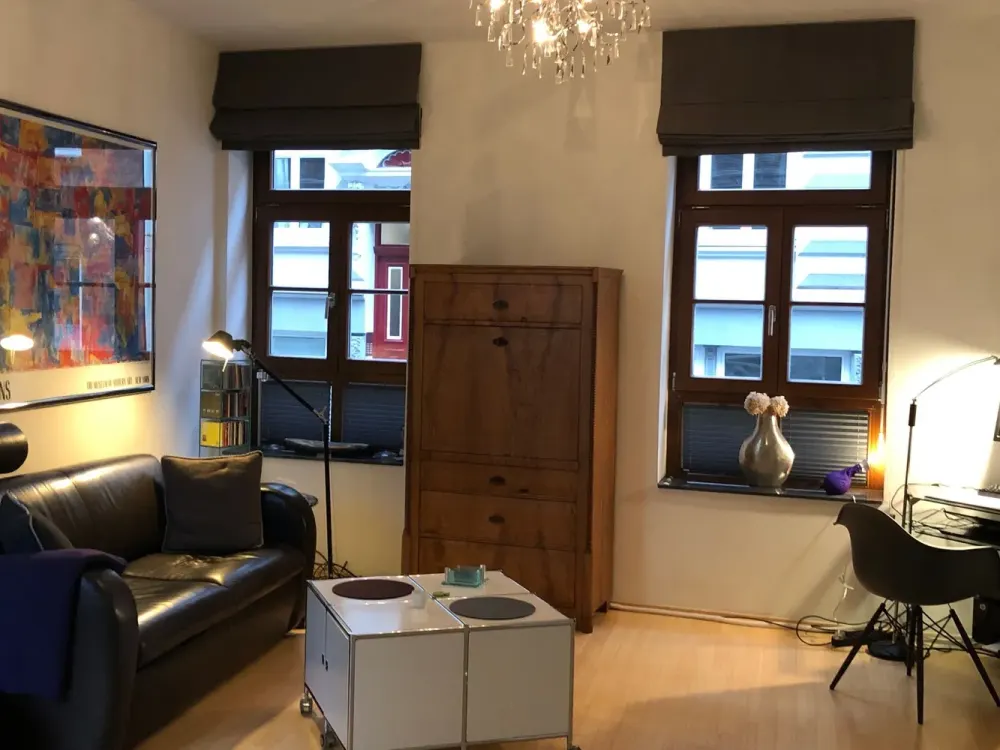 Best Location. Private Garden! 100 m to the Outer Alster. 8 Min. Walk to Central Station. Unfurnished/Furnished.
