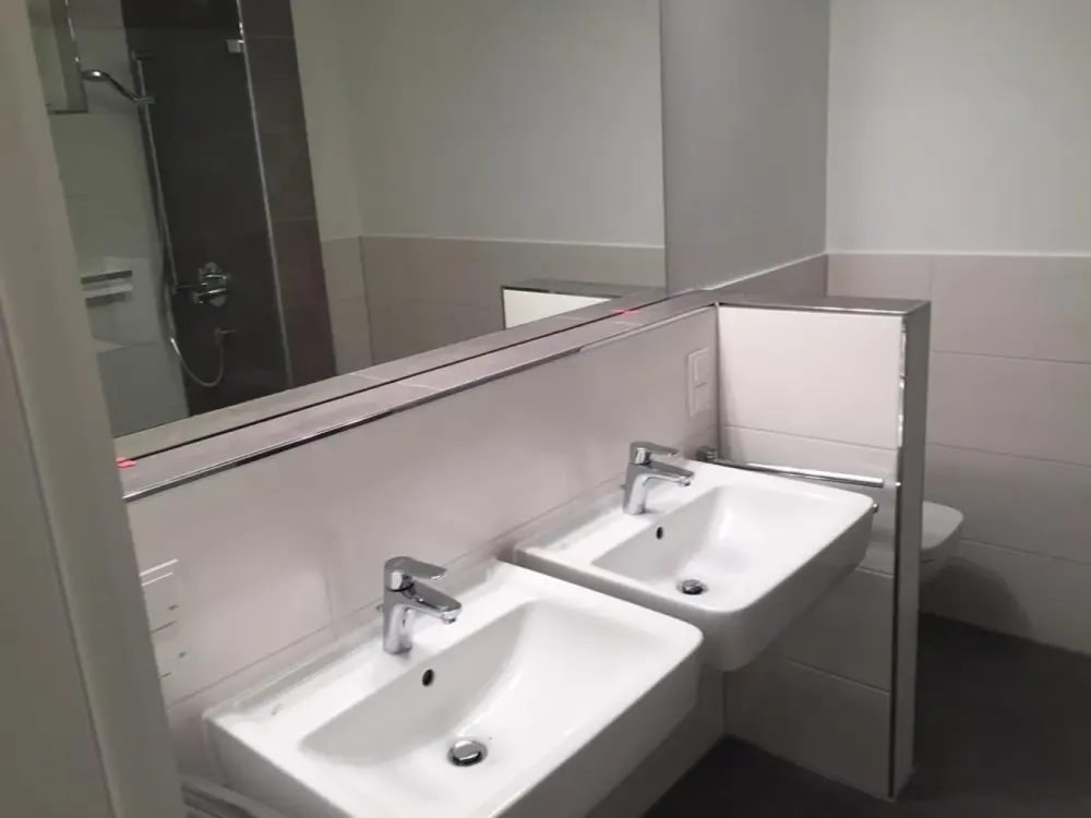 Großzügige 2-Zimmer-Wohnung, EBK, Loggia, Abstellkammer, Küche extra