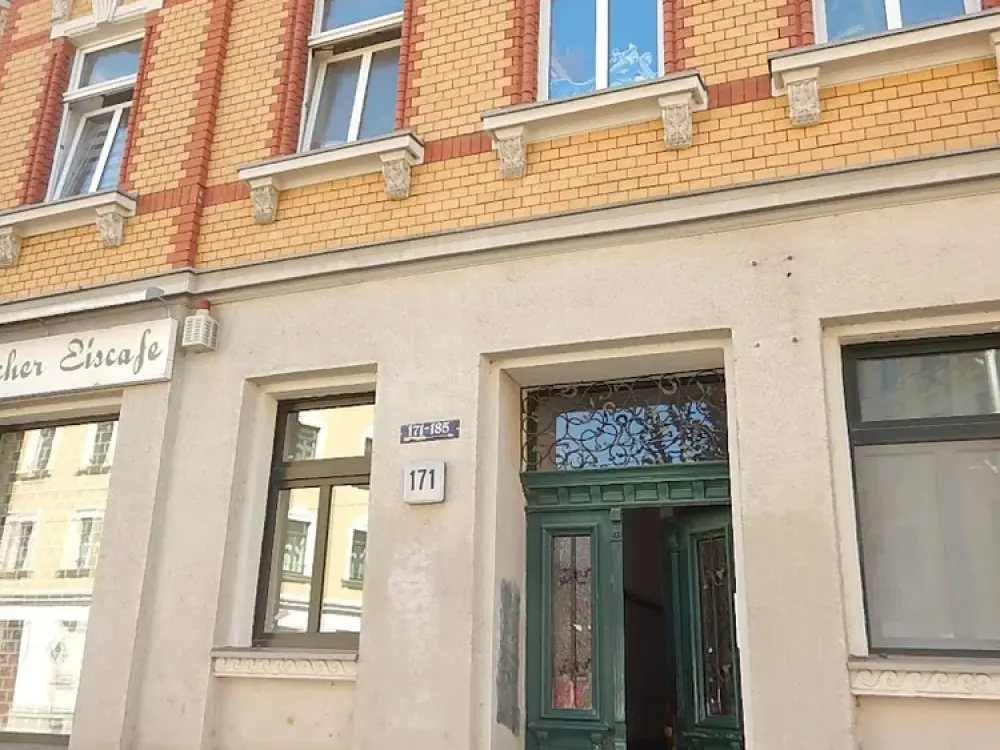 2 Zimmer Wohnung mit Tageslichtbad in Leutzsch