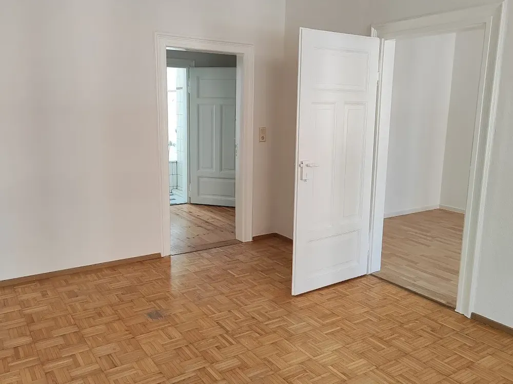 2 Zimmer Wohnung mit Tageslichtbad in Leutzsch