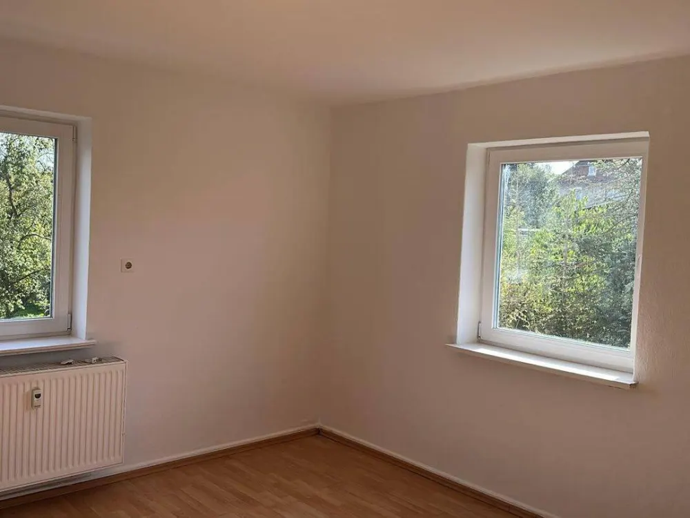Renovierte 2-Zimmer-Wohnung im 1. OG in Kassel-Oberzwehren, ab sofort frei, neue Einbauküche ab November