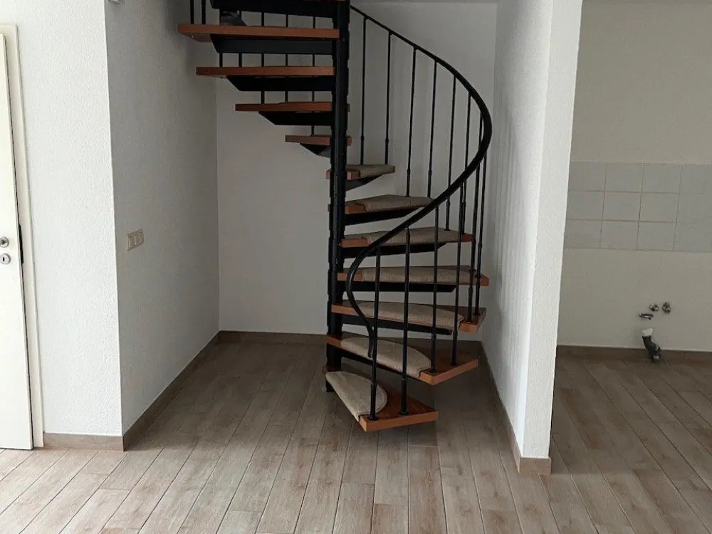 Großzügige 5 Zimmer Maisonette-Wohnung in Jesewitz zu vermieten