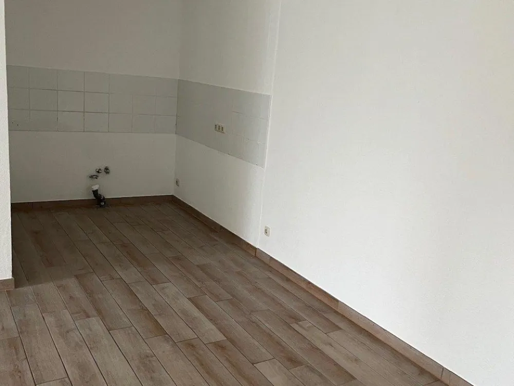 Großzügige 5 Zimmer Maisonette-Wohnung in Jesewitz zu vermieten