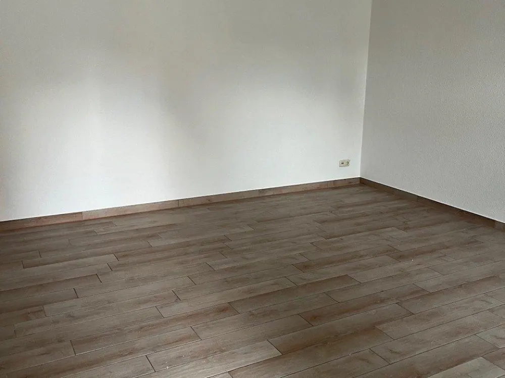 Großzügige 5 Zimmer Maisonette-Wohnung in Jesewitz zu vermieten