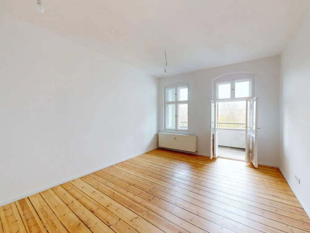 Renovierte 2-Zimmer-Altbauwohnung mit BALKON, modernem Duschbad und hochwertiger EBK