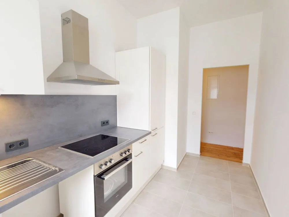 Renovierte 2-Zimmer-Altbauwohnung mit BALKON, modernem Duschbad und hochwertiger EBK