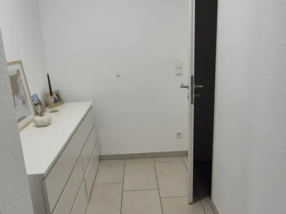 Beautiful Apartment, Basement, Central