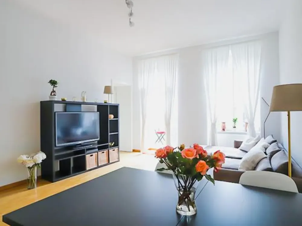 Möblierte 3‑Zimmer‑Wohnung mit Balkon & Aufzug, Berlin‑Mitte