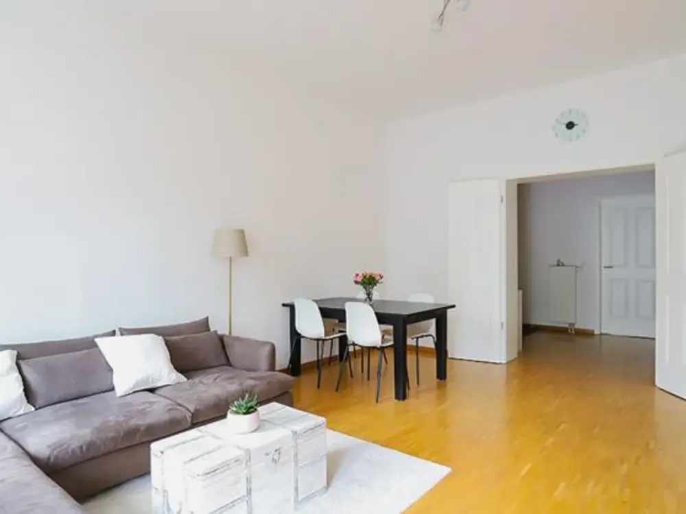 Möblierte 3‑Zimmer‑Wohnung mit Balkon & Aufzug, Berlin‑Mitte