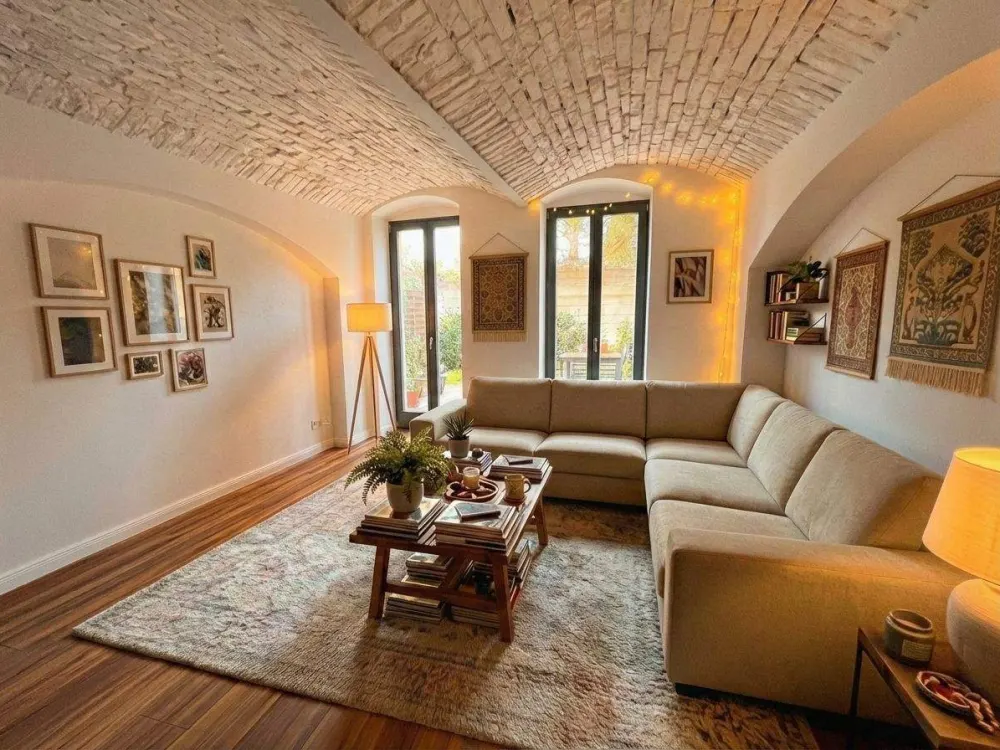 Exklusiver Erstbezug in Omsewitz: Möblierte 2-Zimmer-Designwohnung mit Terrasse & Gewölbecharme