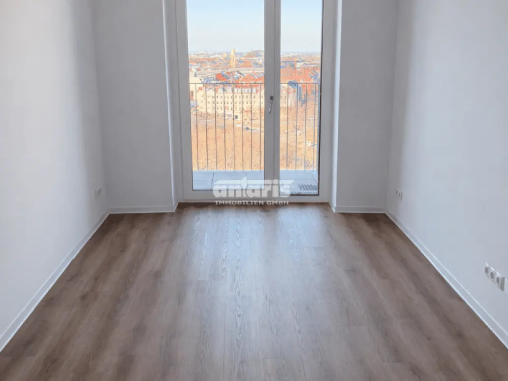 antaris Immobilien GmbH ** 4-room apartment with panoramic view & fitted kitchen **
