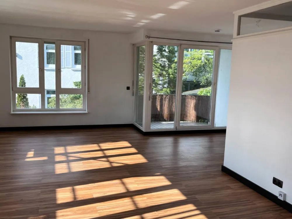 Großartige 2-Zi-Wohnung. EBK. Balkon. Zentrumsnah. Aussicht!