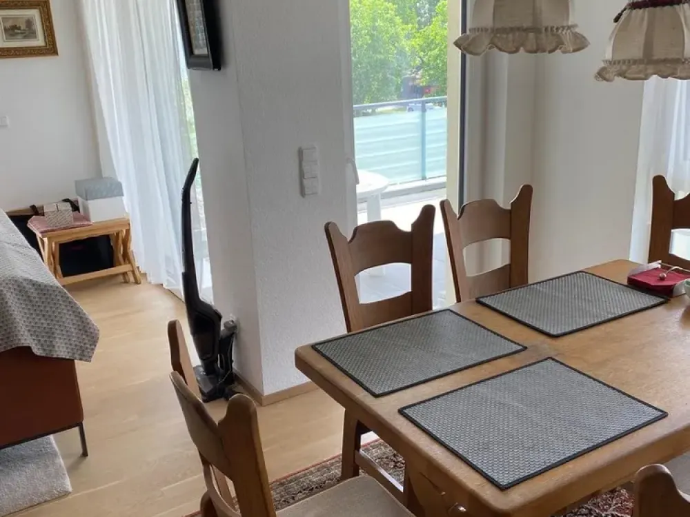 Moderne 4 Zimmer Whg. im 2. OG mit Balkon