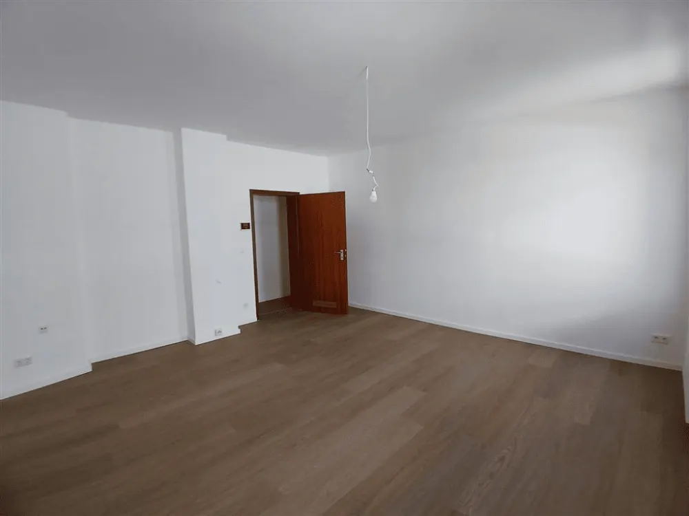 Nähe Rosenaupark, Pegnitzgrund + Altstadt! Renovierte 4-Zi.-Altbauwohnung!