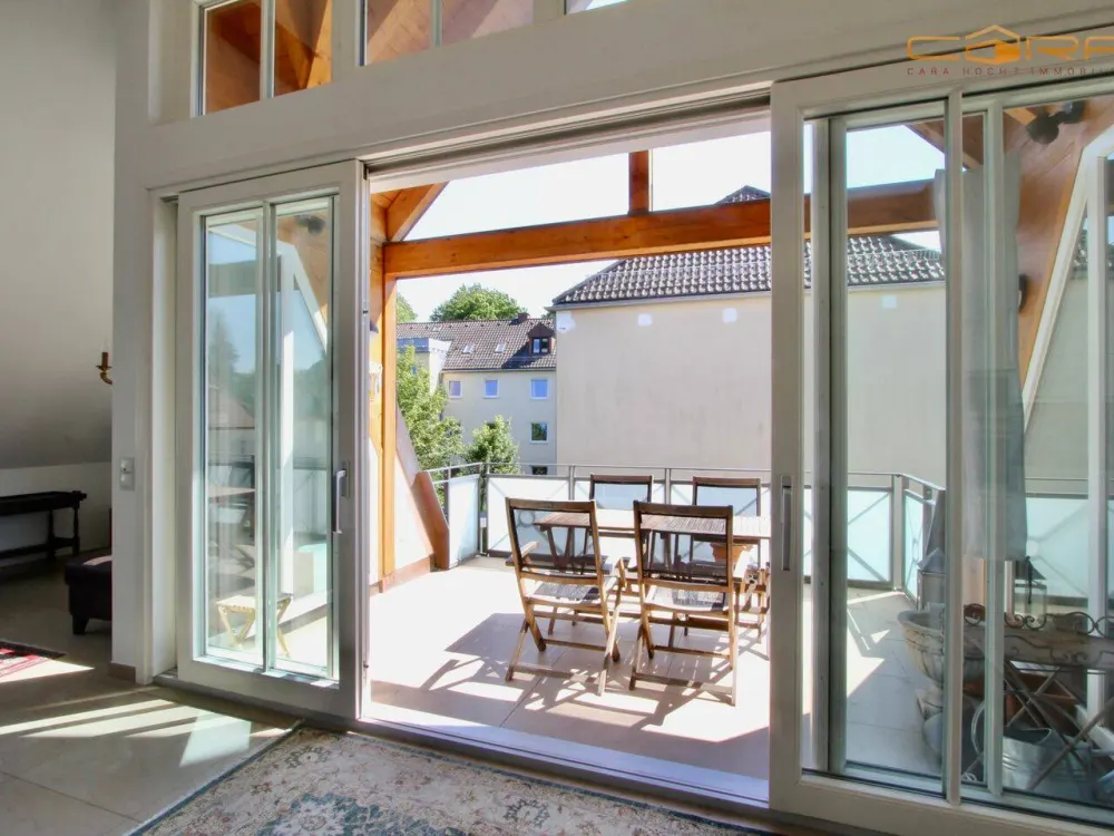 Representative 3-Room Apartment with South Balcony in Beautiful, Quiet Location Harlaching