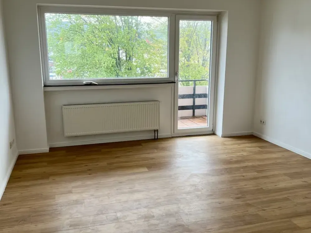 Moderne 2-Zimmer Wohnung mit Balkon in Vorhalle