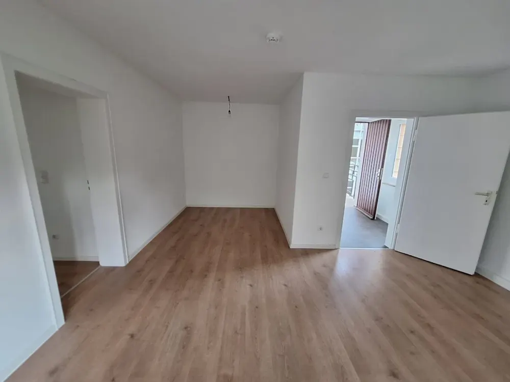 3 Zimmer Wohnung mit Balkon ruhig gelegen mit Aufzug