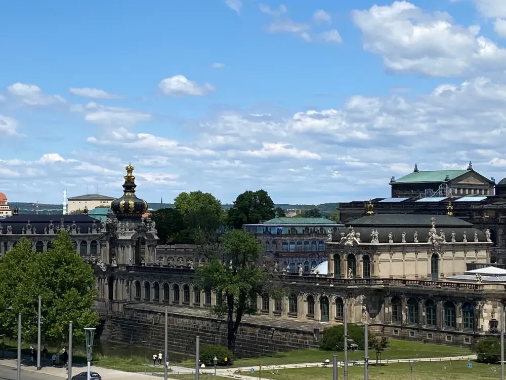 Penthouse with Roof Terrace and Fireplace Directly at Postplatz - ID 4502