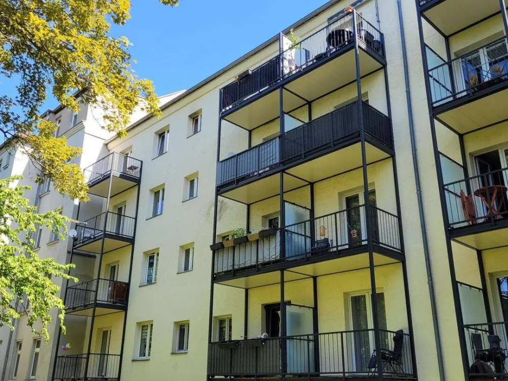 Kleinzschocher - schöne 2-Zimmer-Wohnung mit Balkon und Tageslichtbad