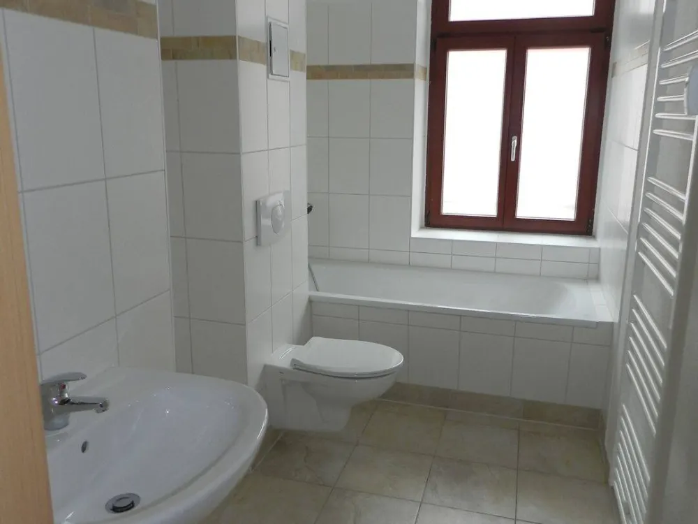 Kleinzschocher - schöne 2-Zimmer-Wohnung mit Balkon und Tageslichtbad