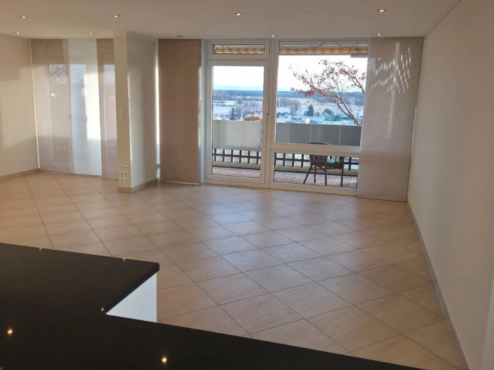 Sehr exklusive 2,5 Zimmer Wohnung mit Bergblick zu vermieten