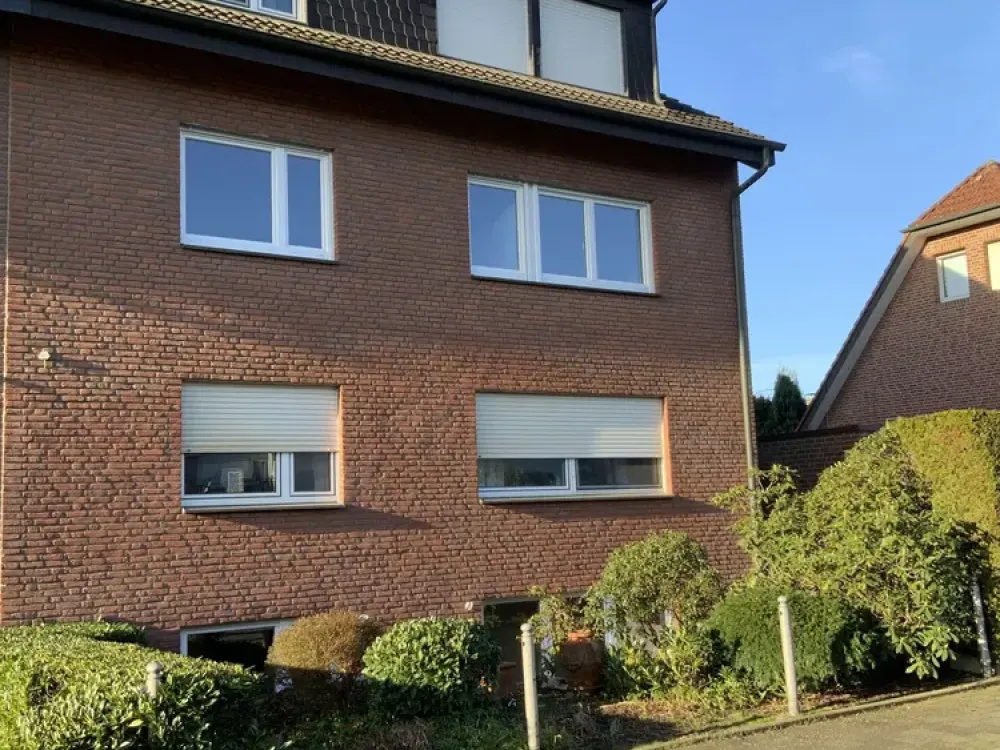 Completely Renovated 2-Room Apartment incl. Fitted Kitchen, Storage Room, Balcony in MS-Gremmendorf