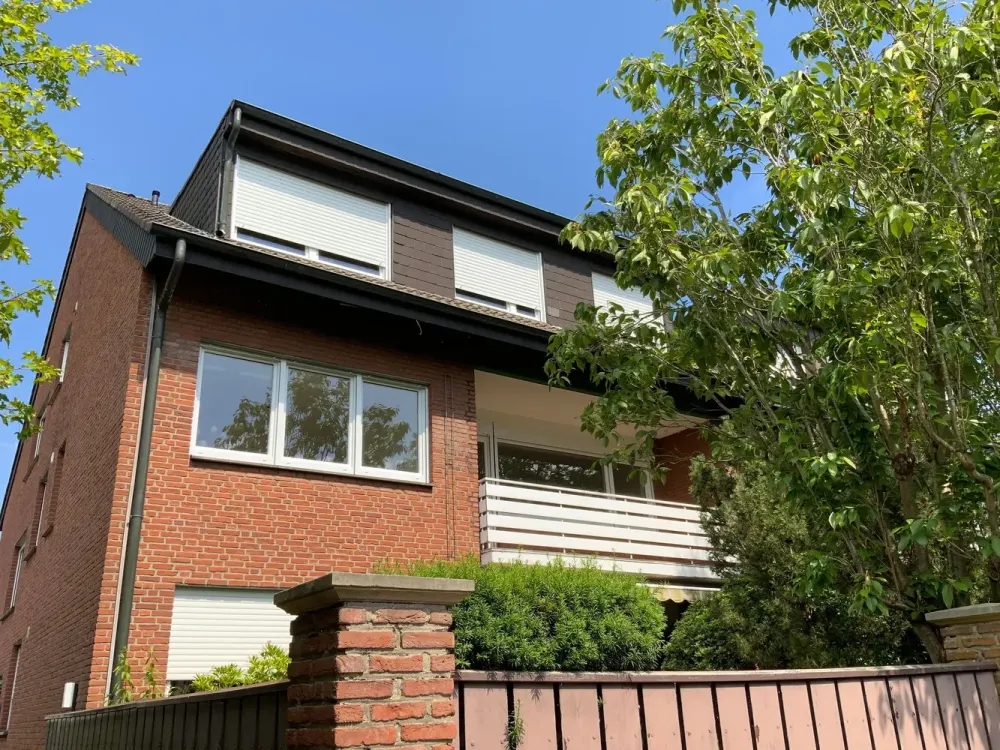 Completely Renovated 2-Room Apartment incl. Fitted Kitchen, Storage Room, Balcony in MS-Gremmendorf