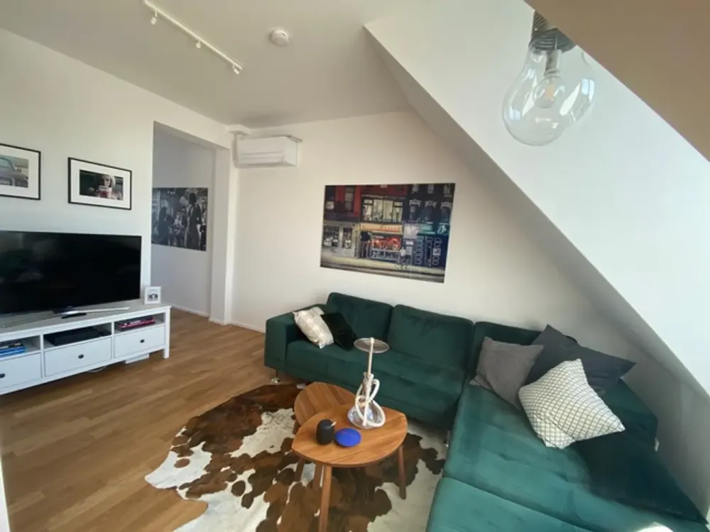 Maisonettewohnung mit großer Dachterrasse in schönem Altbau in Mülheim