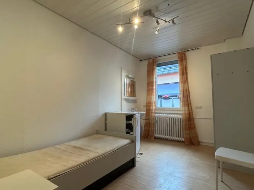 Großzügige 6- Zimmer-WG mitten in Bad Cannstatt, zentral & modern!