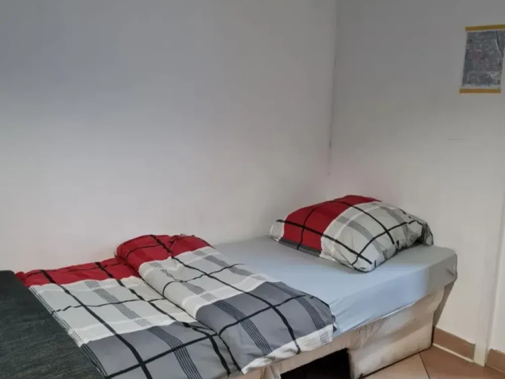 Einzelzimmer mit ca. 15 m² in zentraler Lage in Ludwigsburg zur Vermietung (NUR ALS WG)