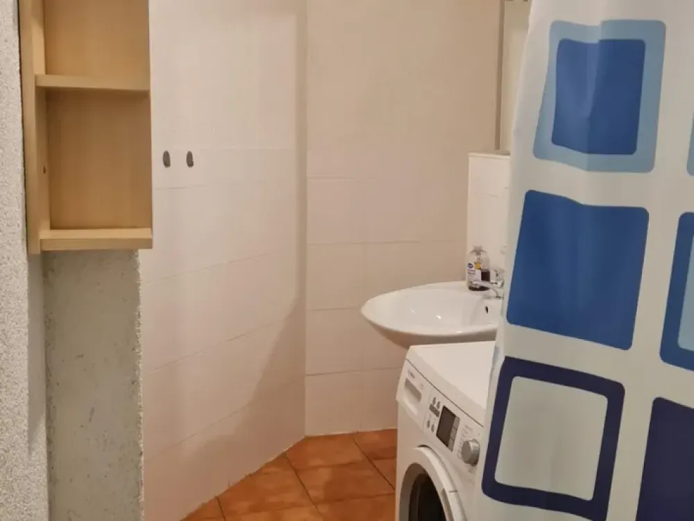 Einzelzimmer mit ca. 15 m² in zentraler Lage in Ludwigsburg zur Vermietung (NUR ALS WG)