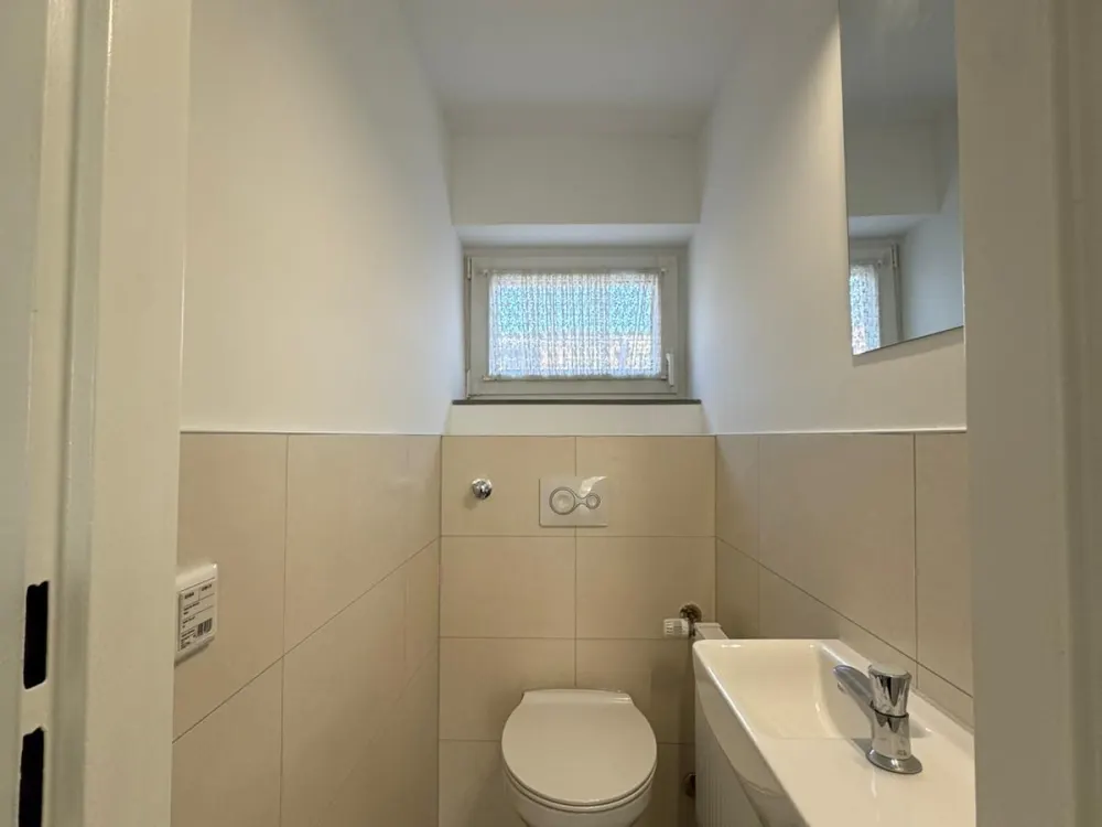 Helle zwei Zimmer Wohnung in Düsseldorf Garath West