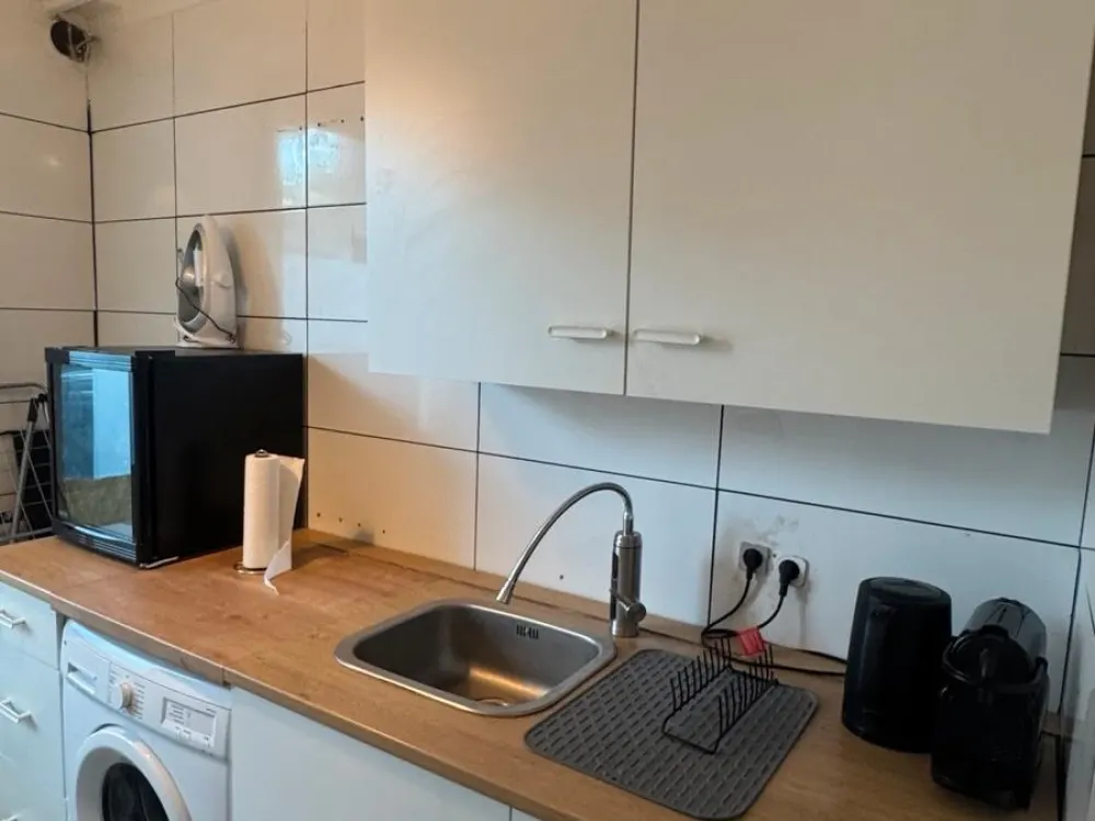 Behandlungsraum in Kosmetikstudio in Düsseldorf zu vermieten