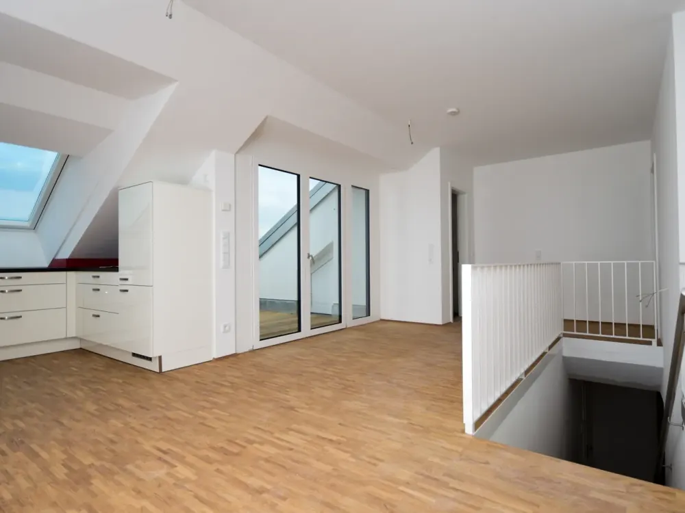 Luxuriöse 4-Zimmer-Maisonette-Wohnung mit Einbauküche und mehreren Balkonen in Dresdner Neustadt