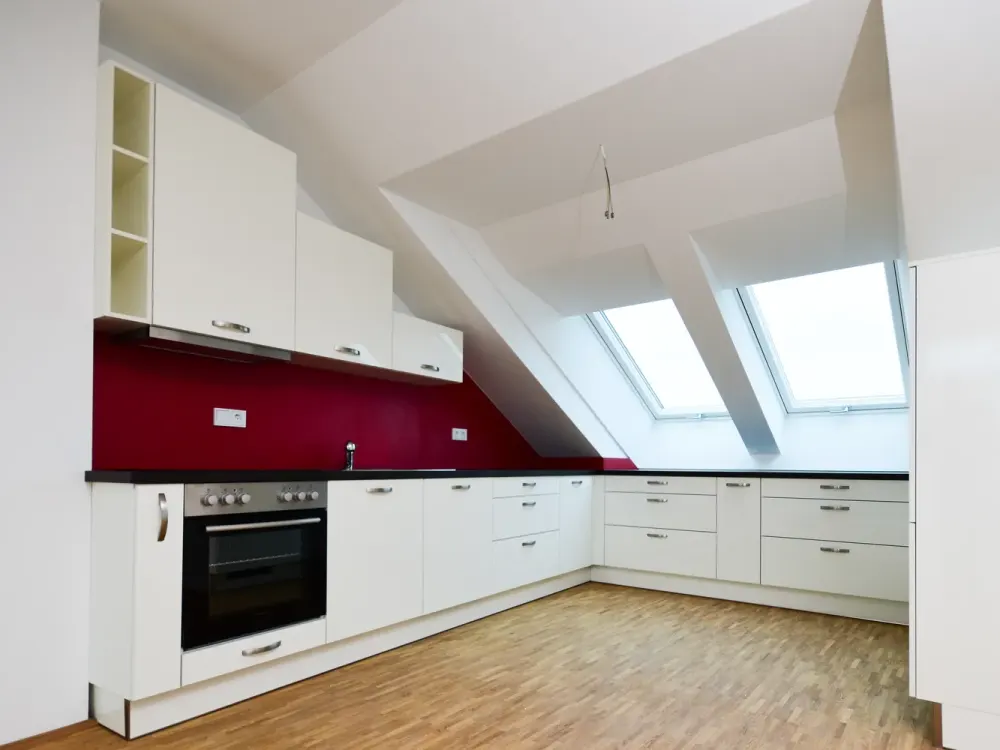Luxuriöse 4-Zimmer-Maisonette-Wohnung mit Einbauküche und mehreren Balkonen in Dresdner Neustadt
