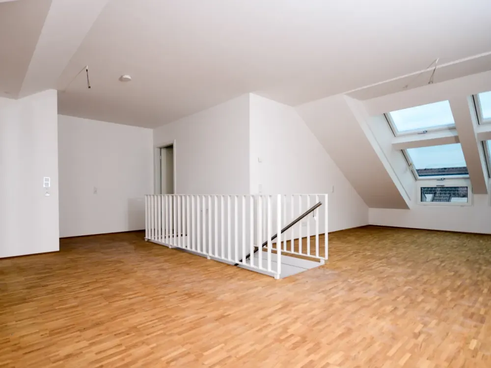 Luxuriöse 4-Zimmer-Maisonette-Wohnung mit Einbauküche und mehreren Balkonen in Dresdner Neustadt