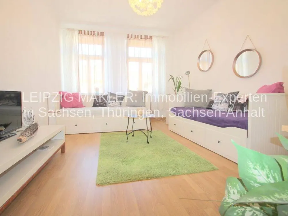 Großzügige 2-Zimmer-Wohnung mit Einbauküche & Balkon an der Wohnküche