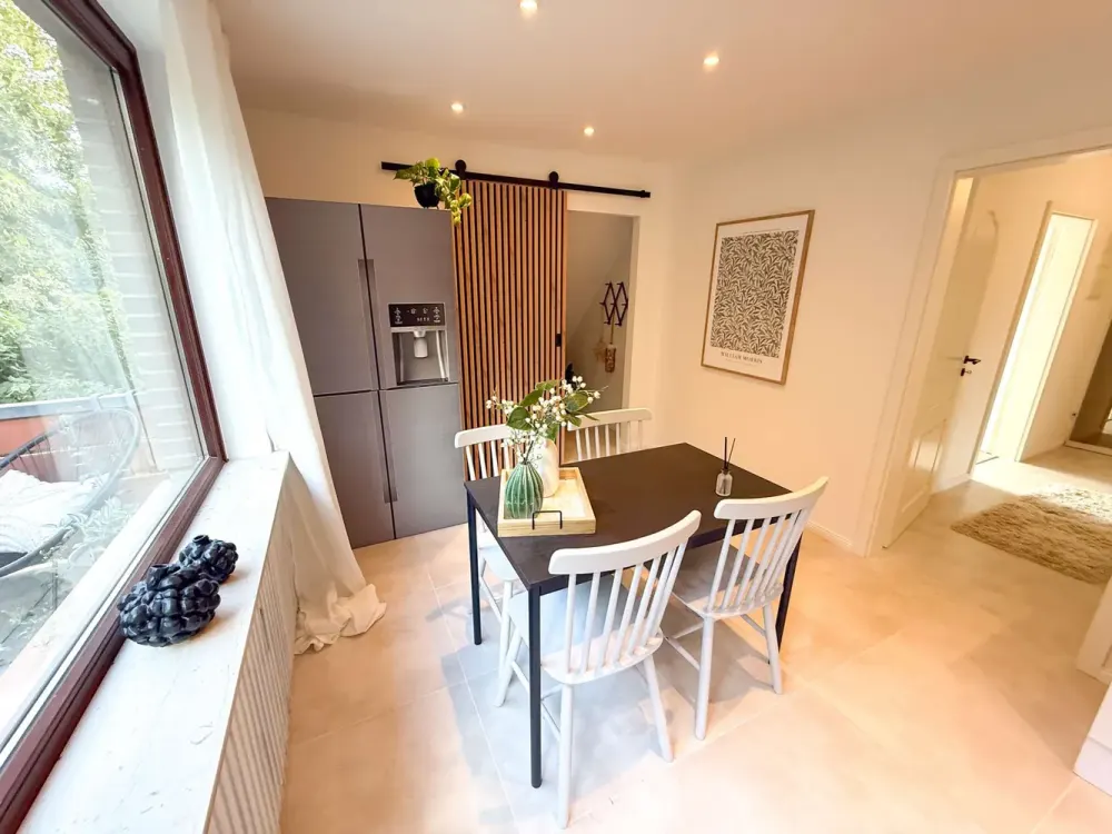Large, bright shared flat room with balcony by the park, near University Bremen-Horn