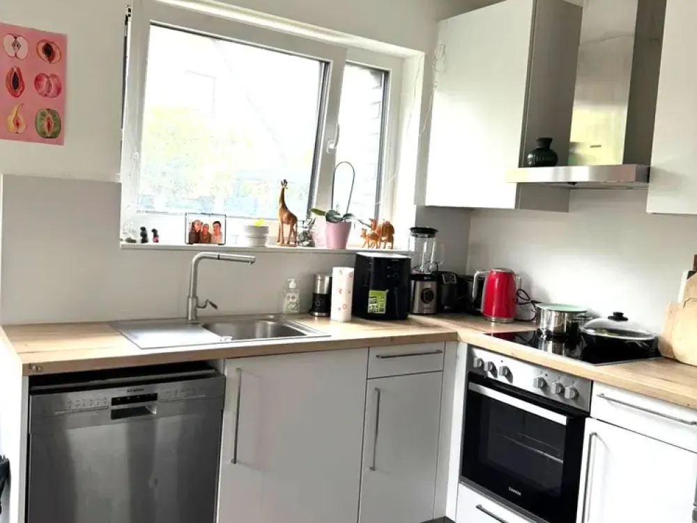 Neubau moderne 4-Zimmer-Wohnung in Hamburg : ideal zum Wohnen und Arbeiten