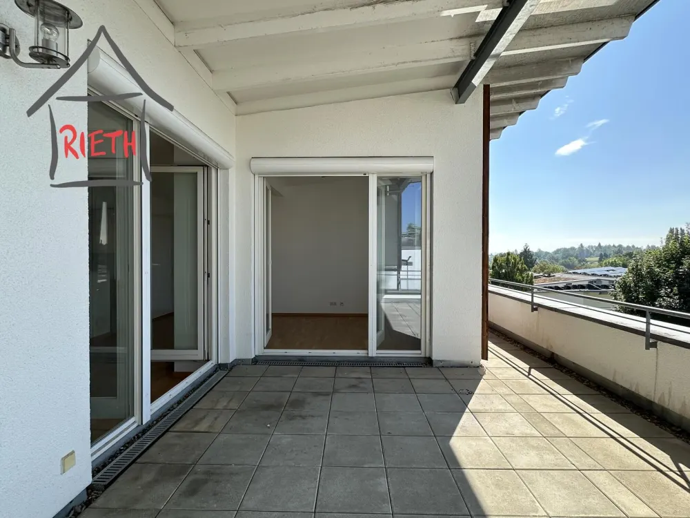 * Penthouse-Wohnung im Rotbäumlesfeld *