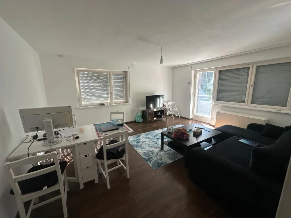 Helle 2 Zimmer Wohnung mit Balkon Stuttgart Süd (Olgastrasse)